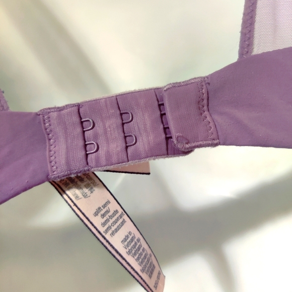 Victoria's Secret PINK Uplift Semi Demi Push Up Bra Size 32C Color: Eggplant EUC - Picture 7 of 11